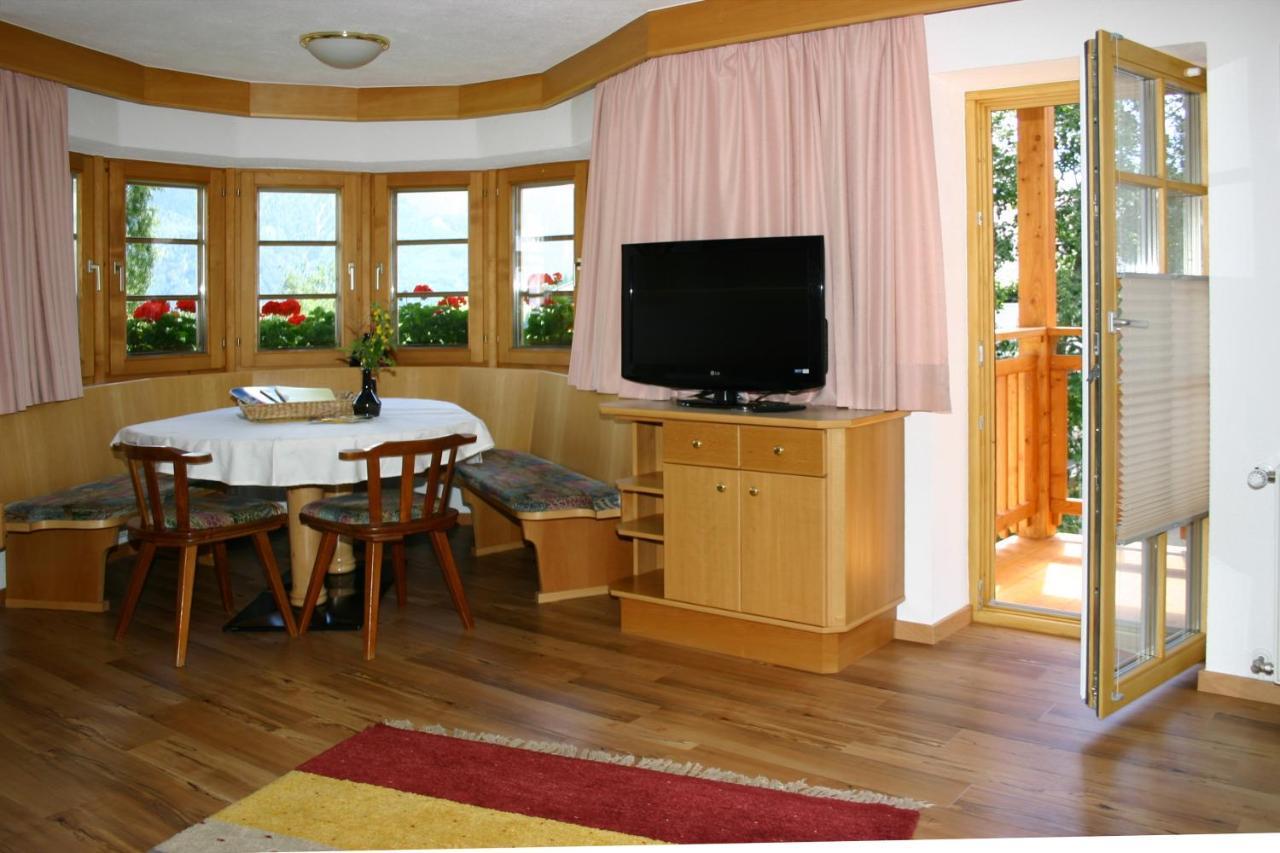 Lili'S Appartements Fiss Esterno foto